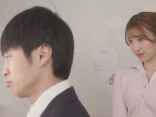 sex kh Phát hiện má kế trần truồng đang dọn phòng
