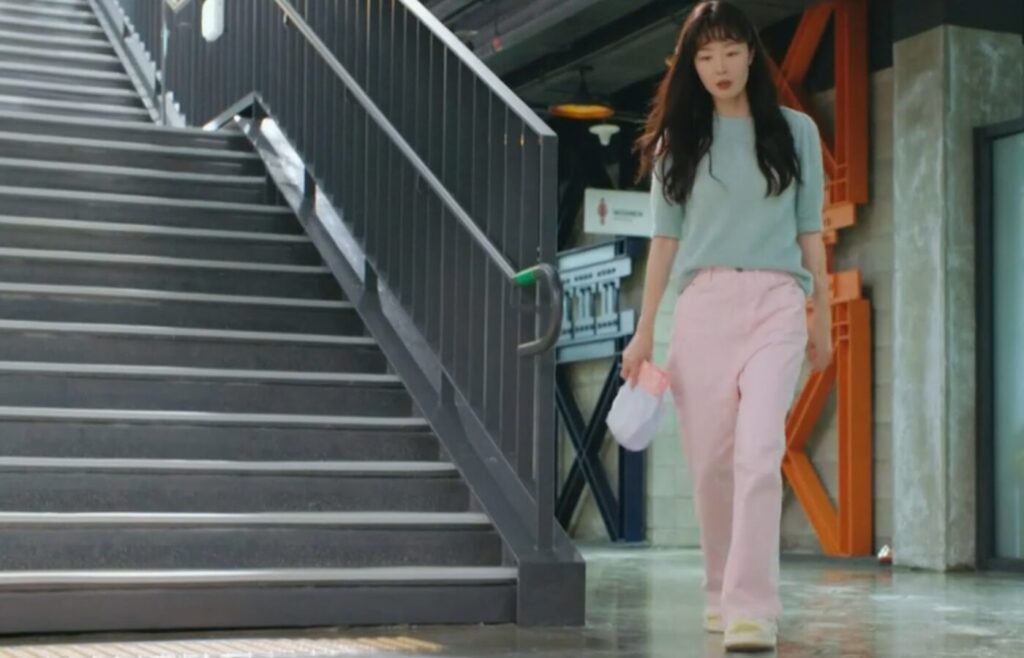 Han Sunhwa (Go Eun-ha) wearing a Mardi Mercredi Mint knitted top from My Sweet Mobster Episode 1