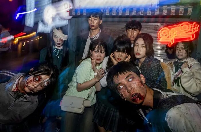 Immersize zombie experience in Everland Netflix pop-up event