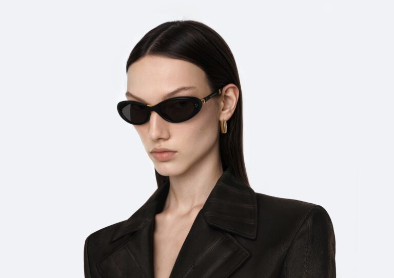 K-fashion trends foldable sunglasses: GENTLE MONSTER lolang
